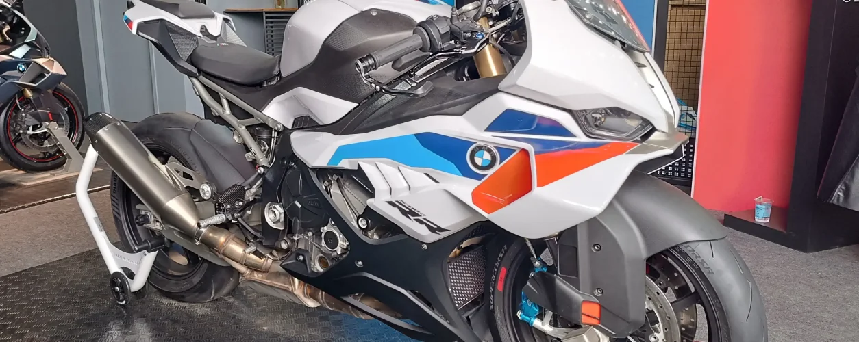BMW S 1000 RR 2026: A Superesportiva Alemã Montada no Brasil Atinge Novo Patamar de Performance